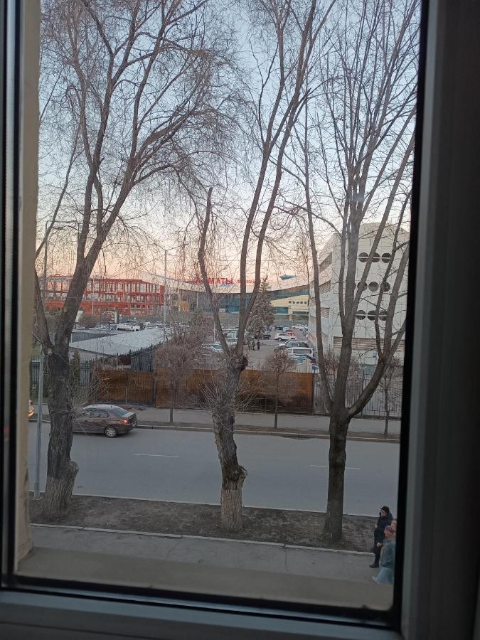 Квартира Напротив Аэропорта Lägenhet Turksib Exteriör bild